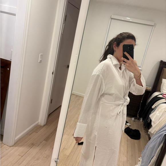 Women's White Robe - Picture 2 of 2